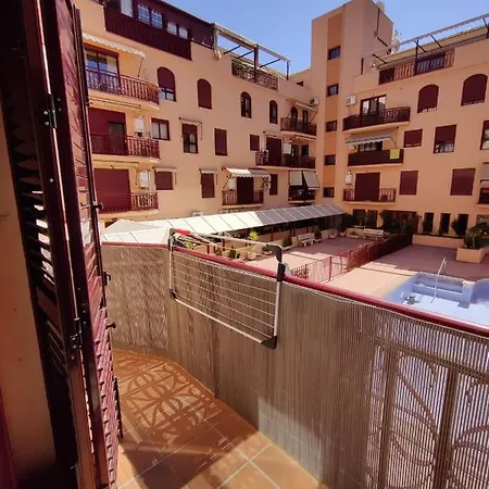 Apartamento, Parking Y Piscina De Temporada En Granada Tico Medina-2
