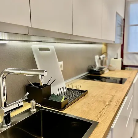 Apartamento, Parking Y Piscina De Temporada En Granada Tico Medina-3
